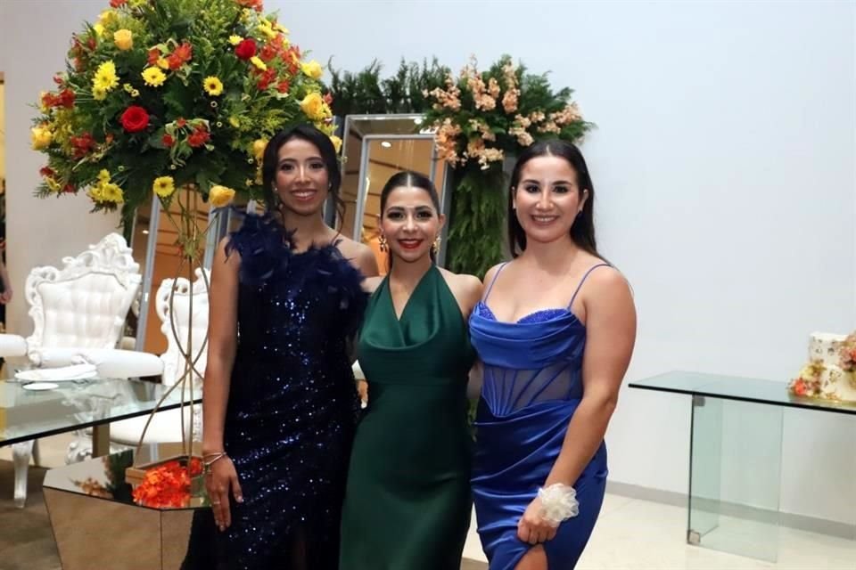 Adriana Baca, Andrea Saldívar y Karen Gómez