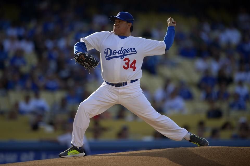 Fernando Valenzuela, el fenómeno mexicano que jugó para los Dodgers de Los Ángeles e inspiró la 'Fernandomanía' falleció este 22 de octubre de 2024. Tenía 63 años.