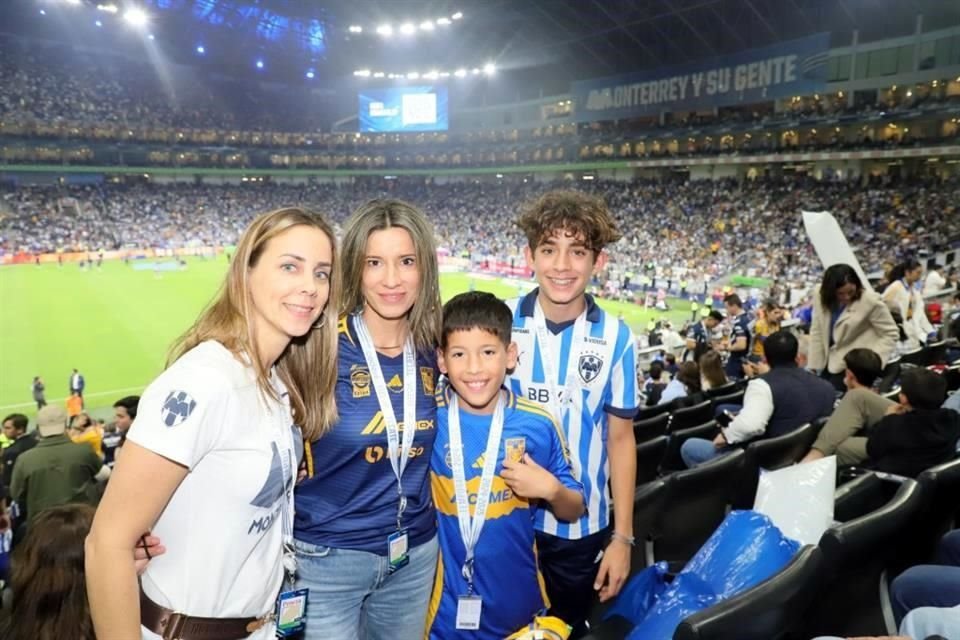 Celina Jiménez, Marissa Meza, Mateo Muñoz y Jorge Rodríguez