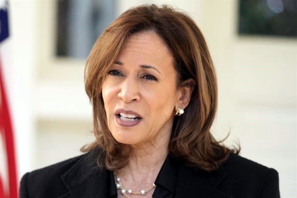 Kamala Harris aseveró que Trump busca un poder sin control y calificó de peligrosos unos presuntos elogios que hizo sobre Adolf Hitler.