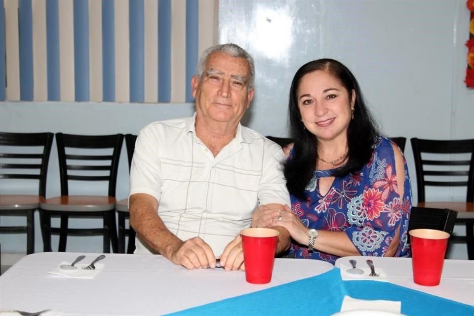 David Cavazos Ramírez y Mónica Villarreal