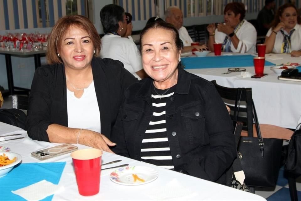 Paula Flores y Blanca Esthela Villarreal de Ruiz