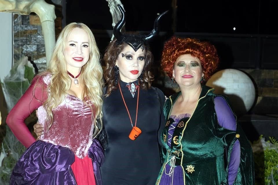 Reyna Muñoz, Ana Bertha Silva de Hernández y Magda Muñoz