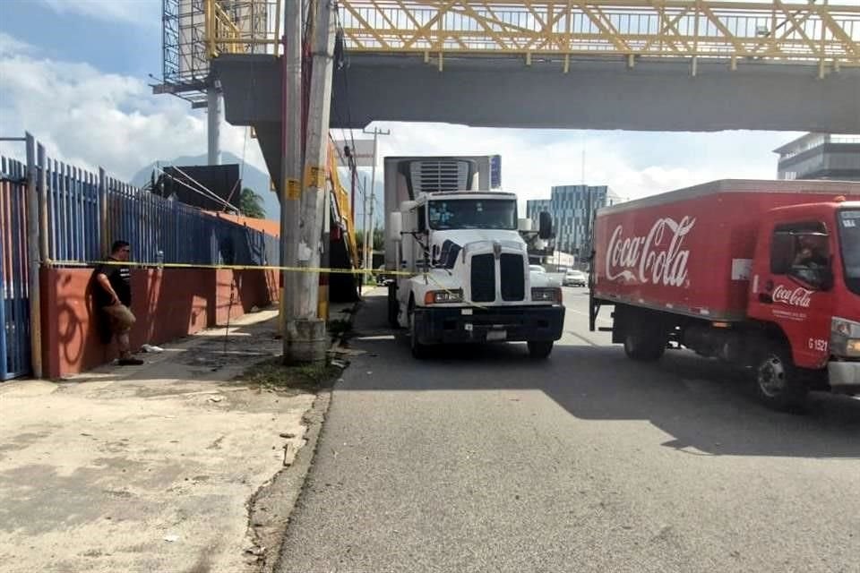 Un trailero queda detenido tras detectarse que la unidad tenía reporte de robo; empresa asegura que ya se había desactivado la denuncia.