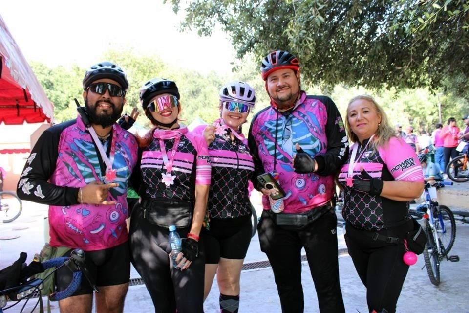 César Villarreal, Gabriela Martínez de Anda, Marina Treviño, Jaír Ibarra y Wendy Marín