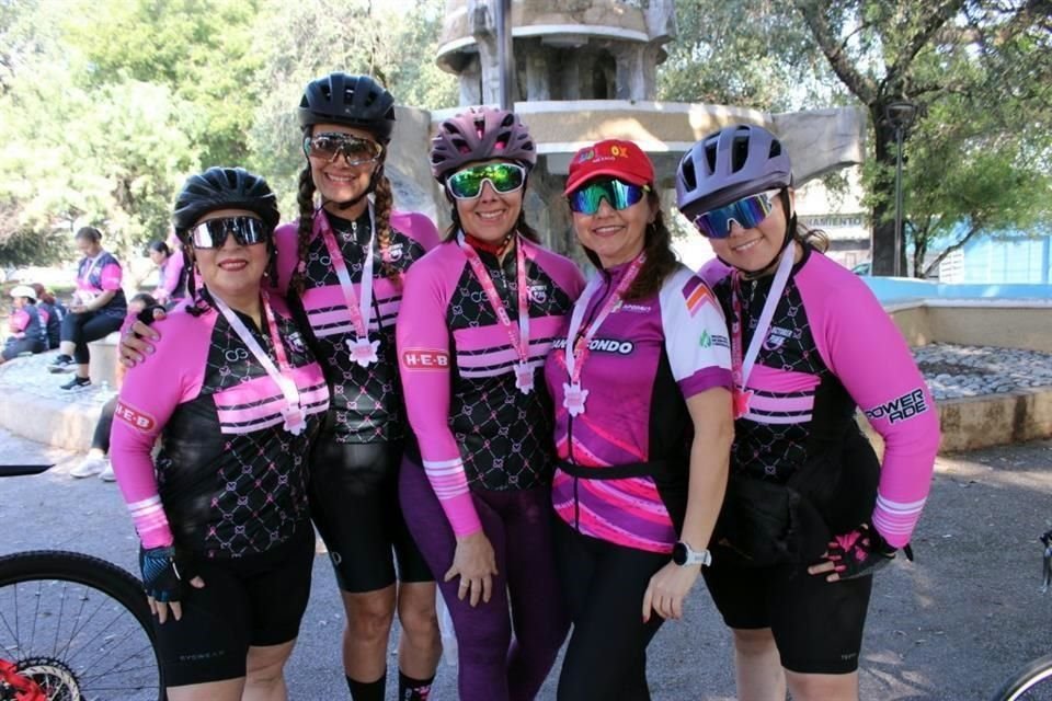 Nancy Martínez, Martha Góngora, Ruth Herrera, Laura Alemán y Verónica Lozano