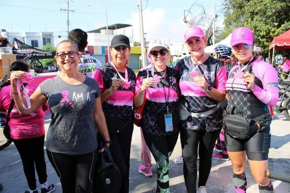 Lupita López Padilla, Mirna Alvarado, Thelma Cavazos, Mely Reséndez y Sandy Domínguez