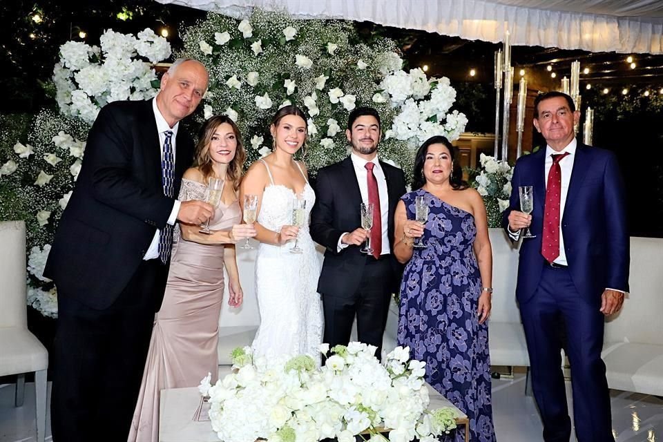 Herman Ruther Jacobs, Patricia Guajardo de Ruther, LOS NOVIOS, Sandra Sánchez Garza y Manuel Flores Flores