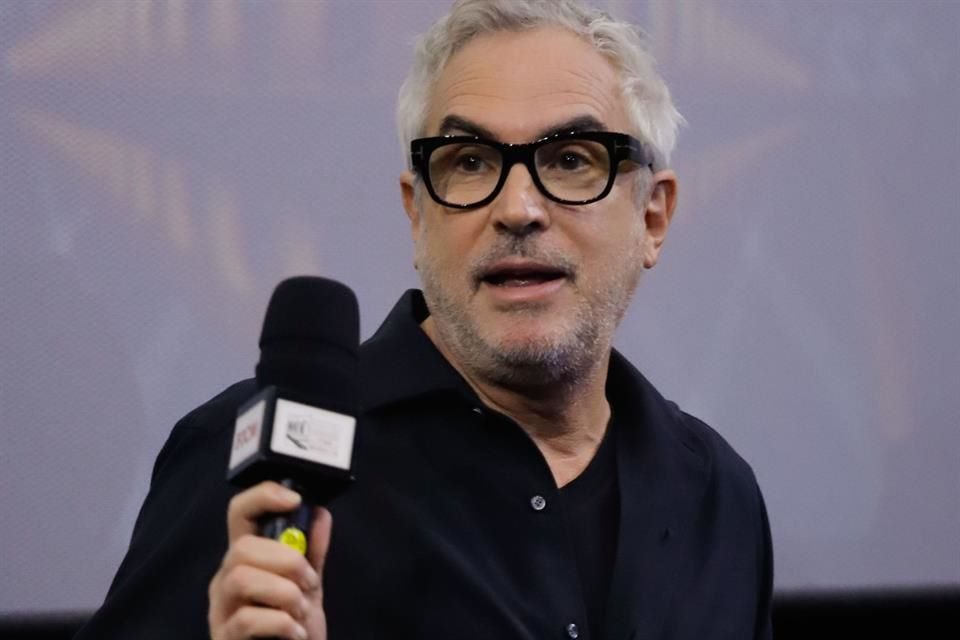 El cineasta Alfonso Cuarón presentó en el Festival de Cine de Morelia su primera incursión en la televisión: la serie 'Desprecio'.