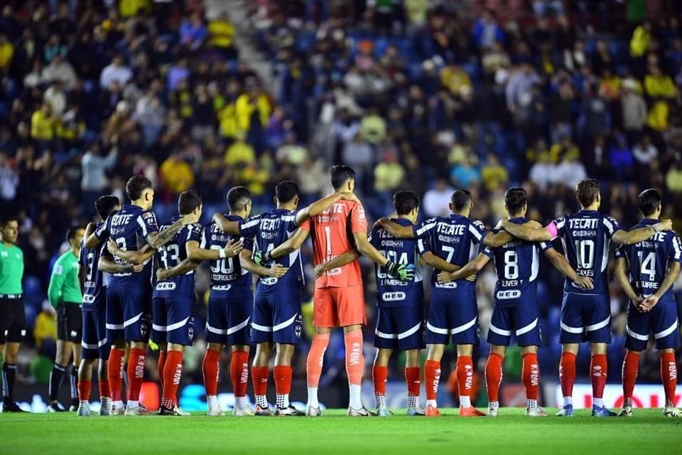 Aquí los jugadores del Monterrey que iniciaron el partido ante la Águilas.