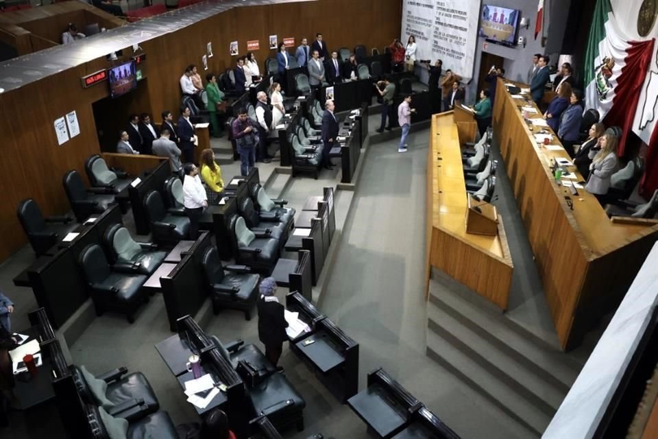 El Congreso local demanda a la ASE proceder penalmente por las anomalías halladas en gasto de casi $800 millones en Santa Catarina.