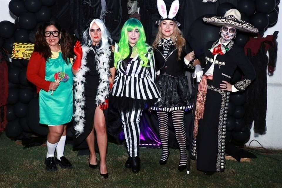 Ivonne González, Nancy Pequeño, Paty de la Garza, Anette Garza y Gaby Lozano