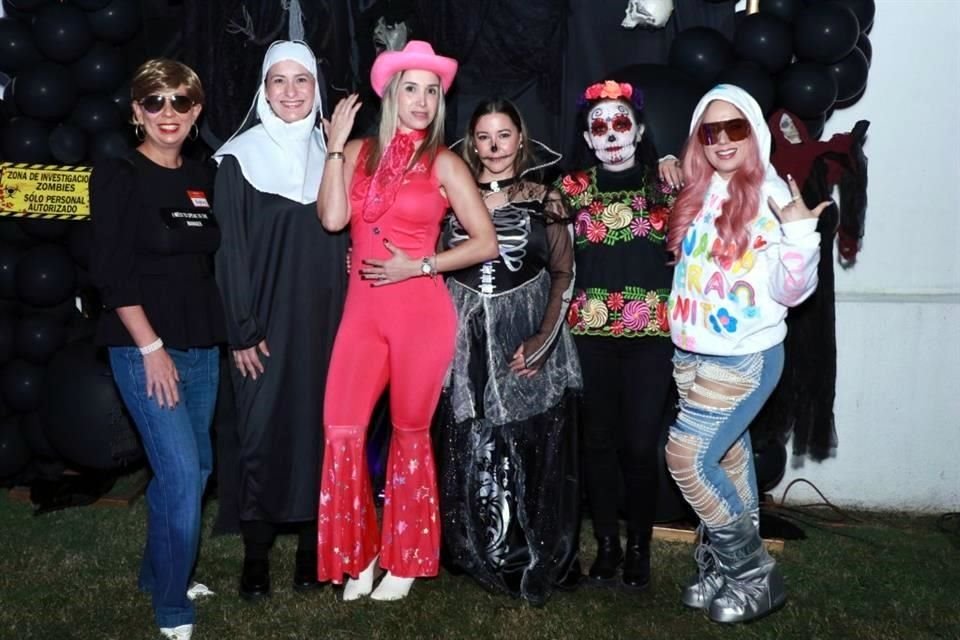 Perla Torres, Lupita Martínez, Beatriz Villarreal, Daniela Garza, Melisa Arangüa  y Mayra Contreras