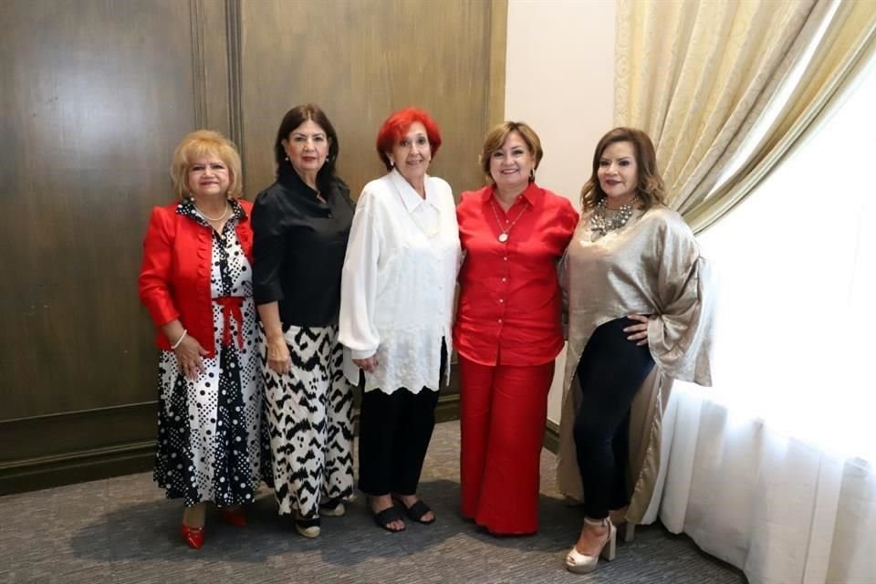 Isabel Alonso, Esther Obando, Diana Amaro, Martha Treviño y Judith Gallegos