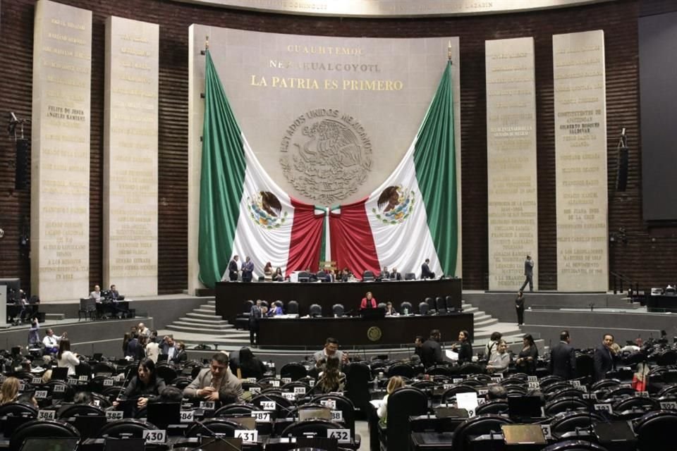 Tras aval en 23 congresos locales, la Cámara de Diputados declaró la validez de la reforma que impide impugnar cambios a la Constitución.