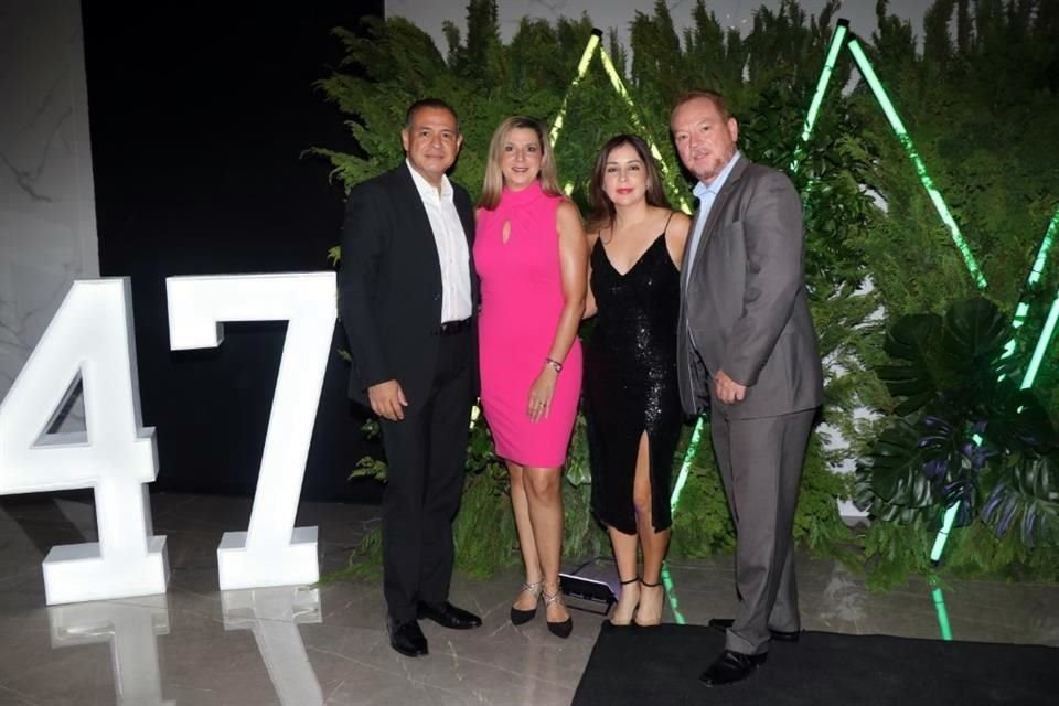 Miguel Villalobos, Bárbara García, Letvia Santana y Humberto Román