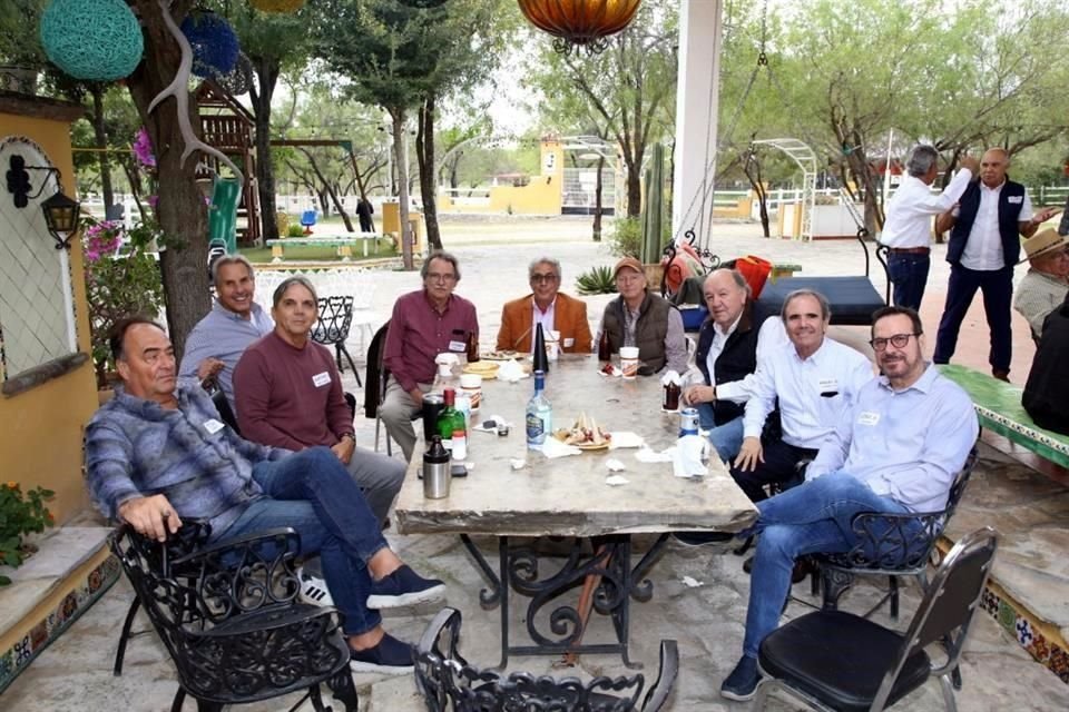 Tony Drexel, Tony Garza Zambrano, Mario Treviño, Eduardo Sepúlveda, José Juan Martínez, Raúl González, Felipe Vidaurri, Ángel Herrera y Jorge Maldonado