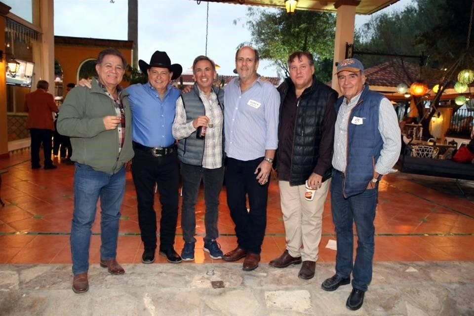 Guillermo Garza, Jorge Montemayor, Alfredo Saldaña, Rubén Rodríguez, Enrique Jaime Farías y Pepe Caballero