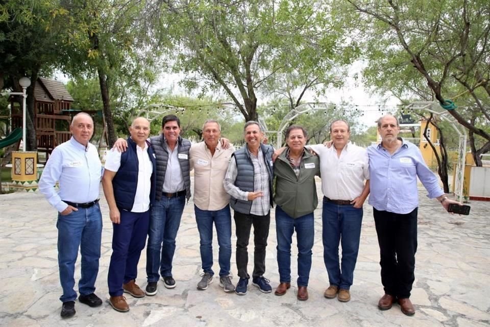 Carlos de la Fuente, Alberto Rodríguez, Eugenio Pachelli Garza, Toño González, Alfredo Saldaña, Guillermo Garza, Fernando González y Rubén Rodríguez