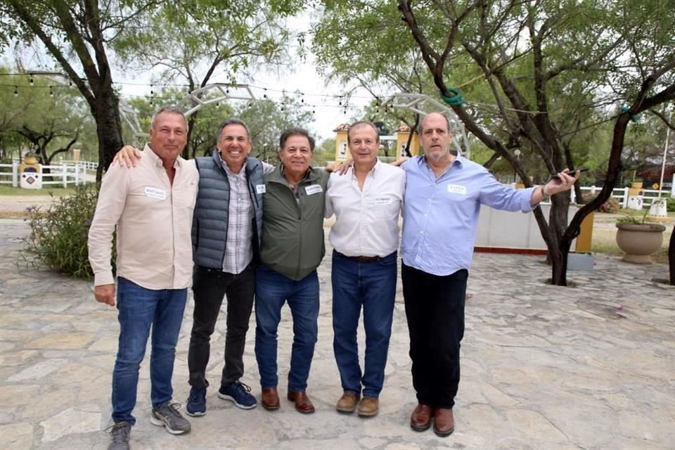 Toño González, Alfredo Saldaña, Guillermo Garza, Fernando González y Rubén Rodríguez