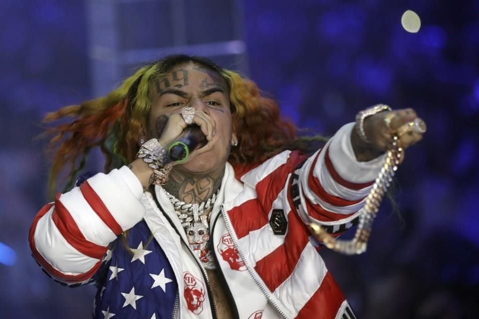 Tekashi 6ix9ine ha tenido muchos problemas con la ley.