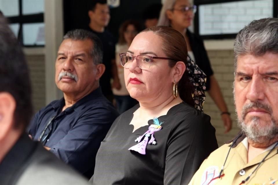 Esmeralda Puente, Subdirector académico.