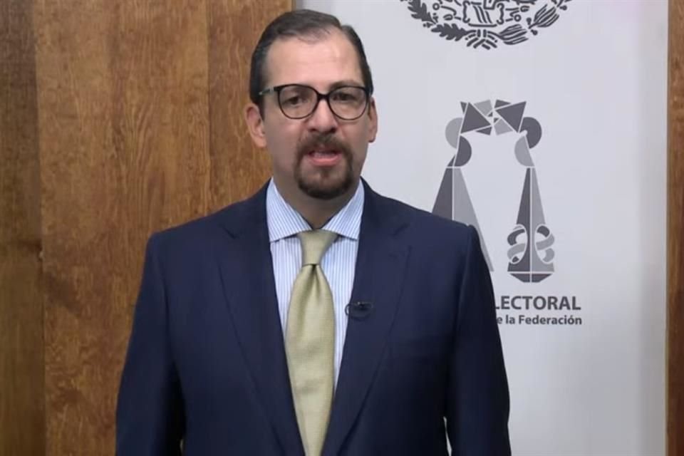 José Luis Vargas dijo que sesión para destituirlo como presidente del TEPJF es nula y acusó a magistrados de generar ruptura constitucional.