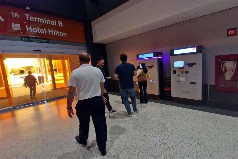 En el Aeropuerto Internacional de Monterrey comenzaron a reactivarse los cajeros para el pago de estacionamiento.