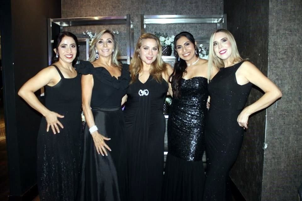 Rocío Nava, Adriana Cantú, Olivia Quiroga, Lily y Nora Sánchez