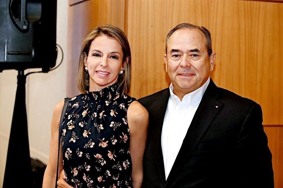 Irma de Maldonado y Jorge Maldonado