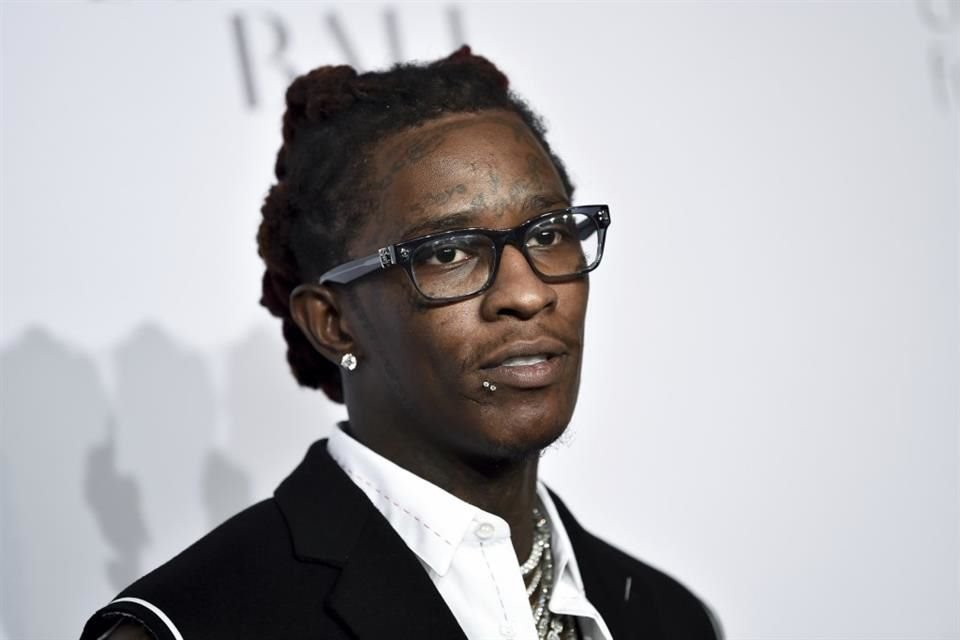 Young Thug se declaró culpable de seis cargos en un juicio por conspiración criminal en Georgia; podría enfrentar 45 años de condena.