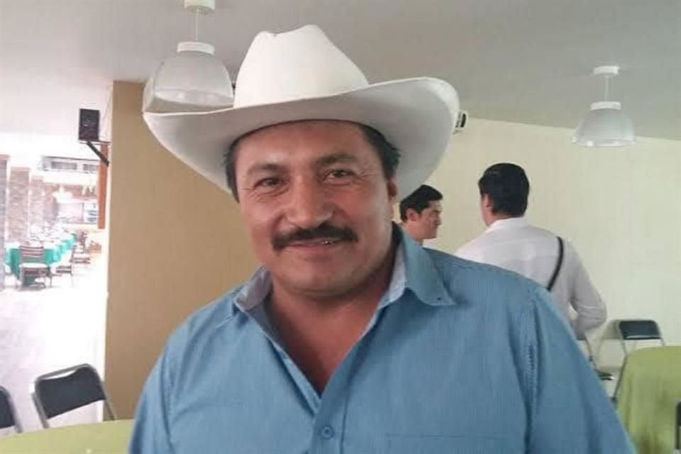 Juan Antonio Gómez, Edil de Ciudad del Maíz, SLP, y dos acompañantes fueron asesinados a tiros en emboscada mientras viajaban por carretera.