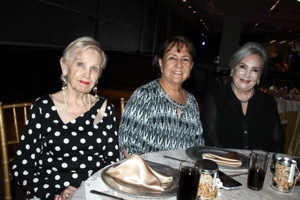 Juanita de Lozano, Blanca Escamilla y Elvira Alejandro