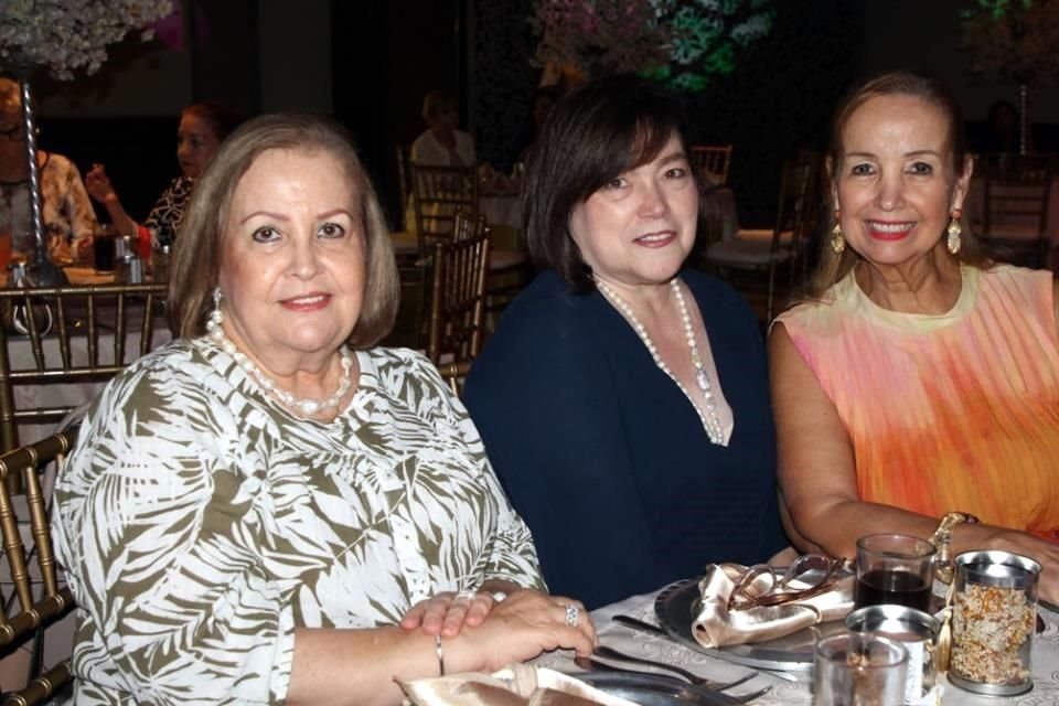 Virginia Guajardo, Laura de Martínez y Blanca González