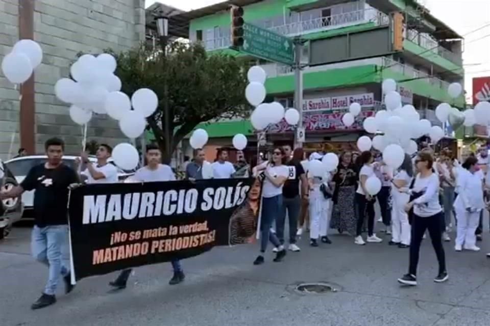 Los manifestantes pidieron esclarecer el crimen y garantizar el ejercicio periodístico.