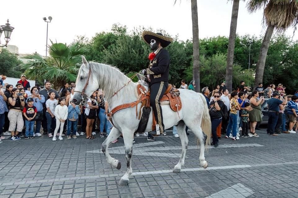 Esta es la quinta edición del Desfile de las Calaveras en la cual participaron más de 2 mil personas.