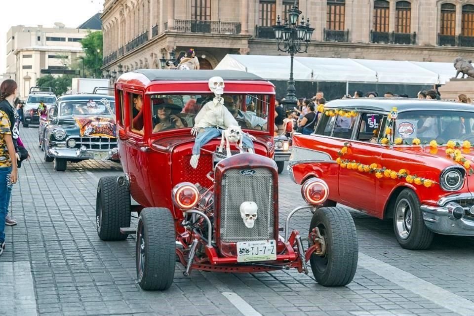 Esta es la quinta edición del Desfile de las Calaveras en la cual participaron más de 2 mil personas.