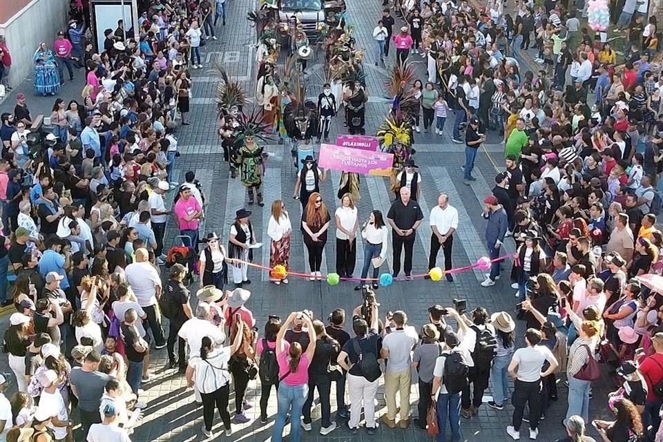 Con apoyo del Gobierno de Monterrey, Festival Santa Lucía y Canaco Monterrey, Jardines de Juan Pablo lleva a la comunidad regiomontana la difusión sobre las celebraciones del Día de Muertos.
