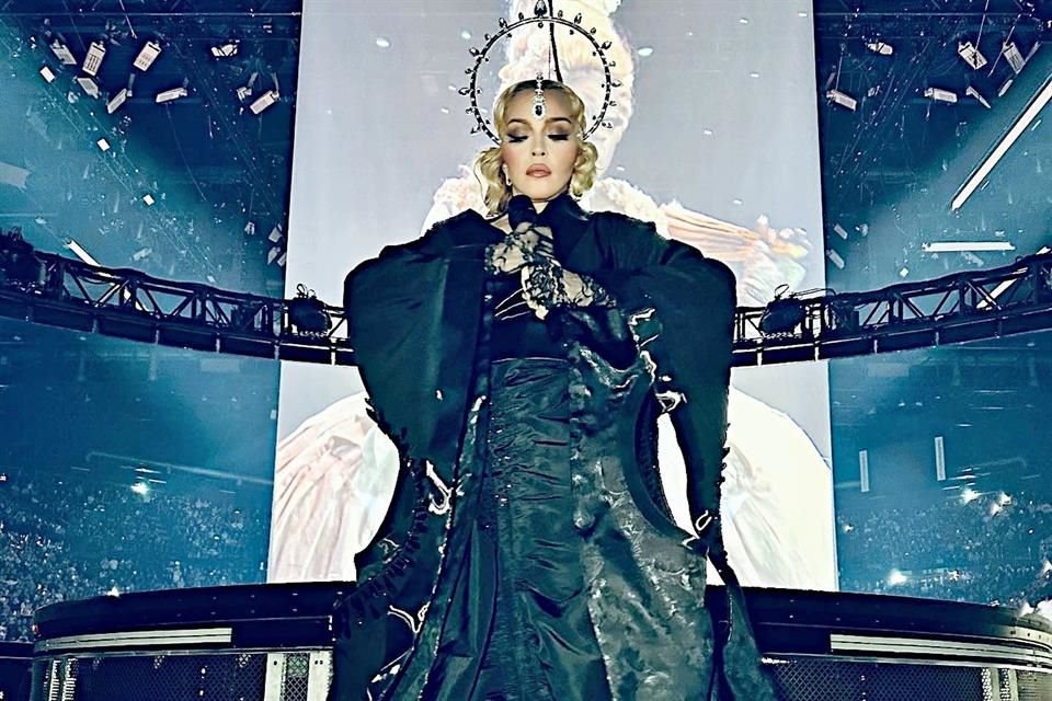 Quienes pudieron ver a Madonna con The Celebration Tour desde las primeras 10 filas en las gradas del Palacio de los Deportes apreciaron el show por completo.