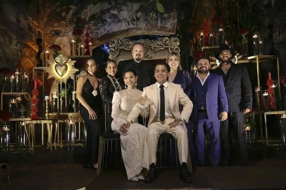 Pepe Aguilar aseguró que su hija Ángela y Christian Nodal 'traían algo desde chiquillos' tras conocerse en la gira 'Jaripeo Sin Fronteras'.