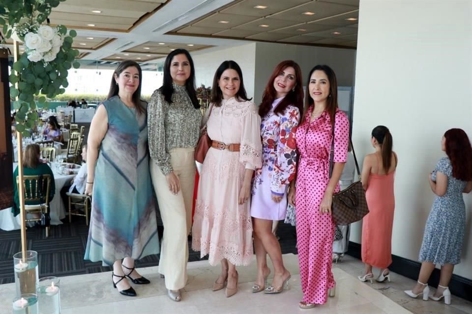 Verónica Mantecón, Ana Chapa, Sonia Rodríguez, Blanca Olazarán y  Claudia Fernández de Vela