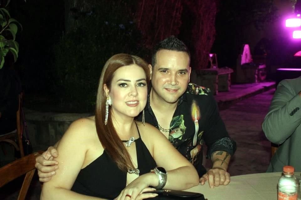 Nidia Villarreal y Ricardo Garza