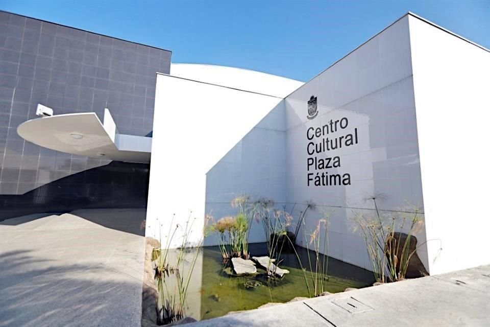 El Centro Cultural Plaza Fátima presenta daños en su estructura por la falta de mantenimiento.