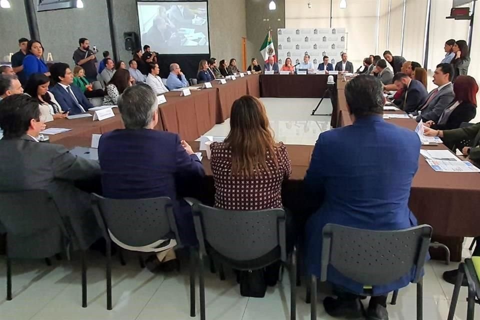  El Congreso local organizó ayer el Foro Regional Sobre la Valorización de los Inmuebles Ubicados en el Estado en el que participaron autoridades estatales, municipales y organismos.