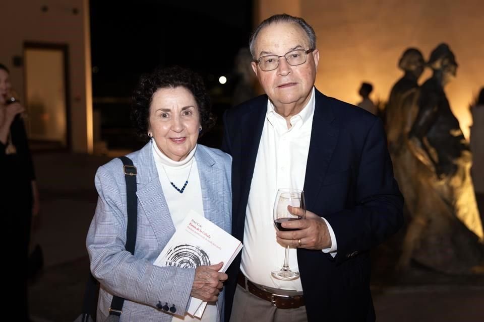 Magdalena Marroquín de Sada y Ricardo Sada