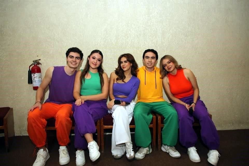 Amado Sánchez, Paola Loredo, Victoria Bracamonte, Pablo Arriaga e Isabella Rodríguez