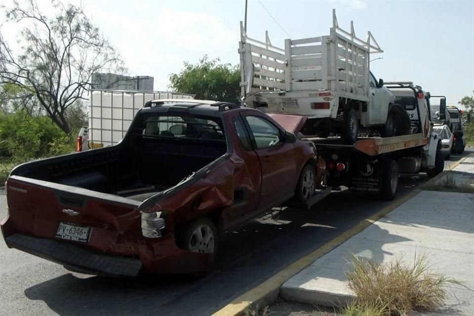 El choque múltiple fue reportado a cuerpos de auxilio y autoridades viales a las 12:30 horas.