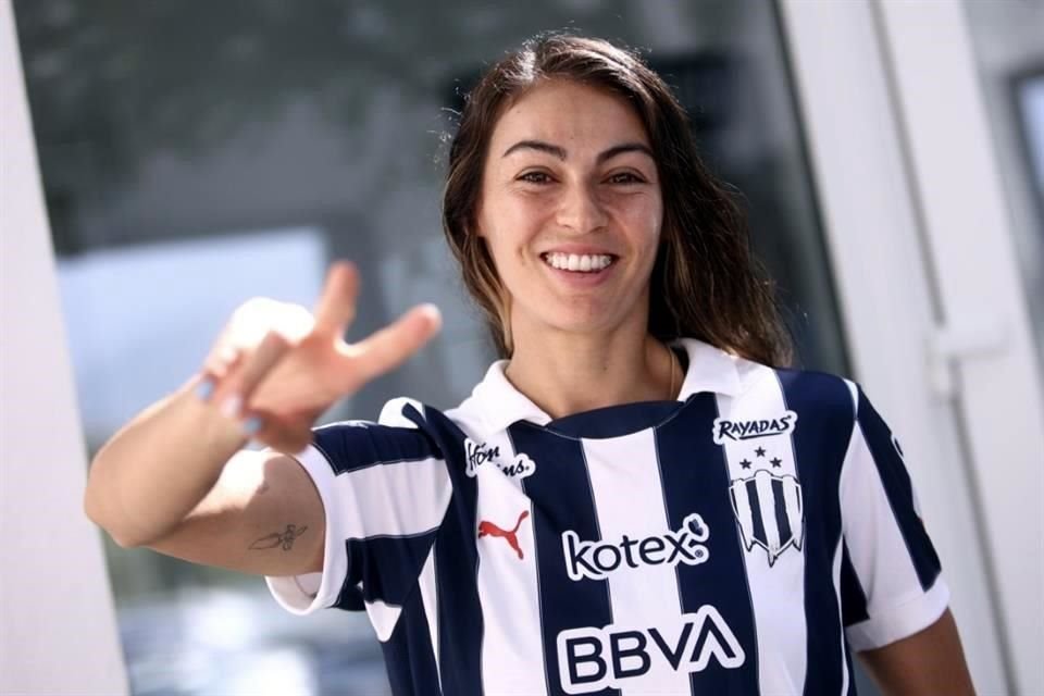 Christina Burkenroad aseguró que quiere escribir su nombre en los libros de historia del Club de Futbol Monterrey.