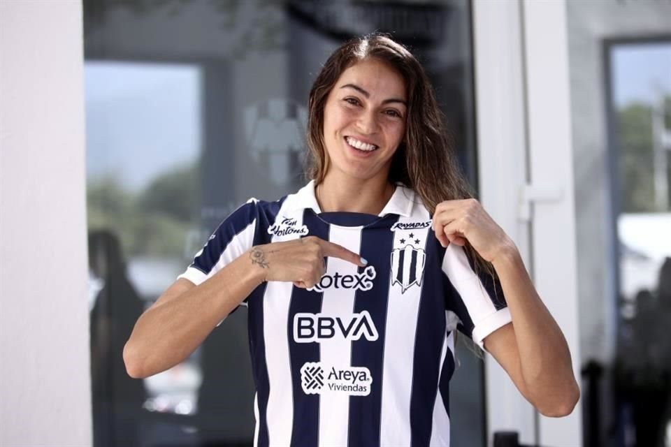 Christina Burkenroad aseguró que quiere escribir su nombre en los libros de historia del Club de Futbol Monterrey.