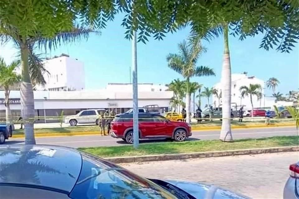 El contraalmirante de la Semar Fernando Guerrero fue asesinado a balazos esta mañana en Manzanillo, Colima. 